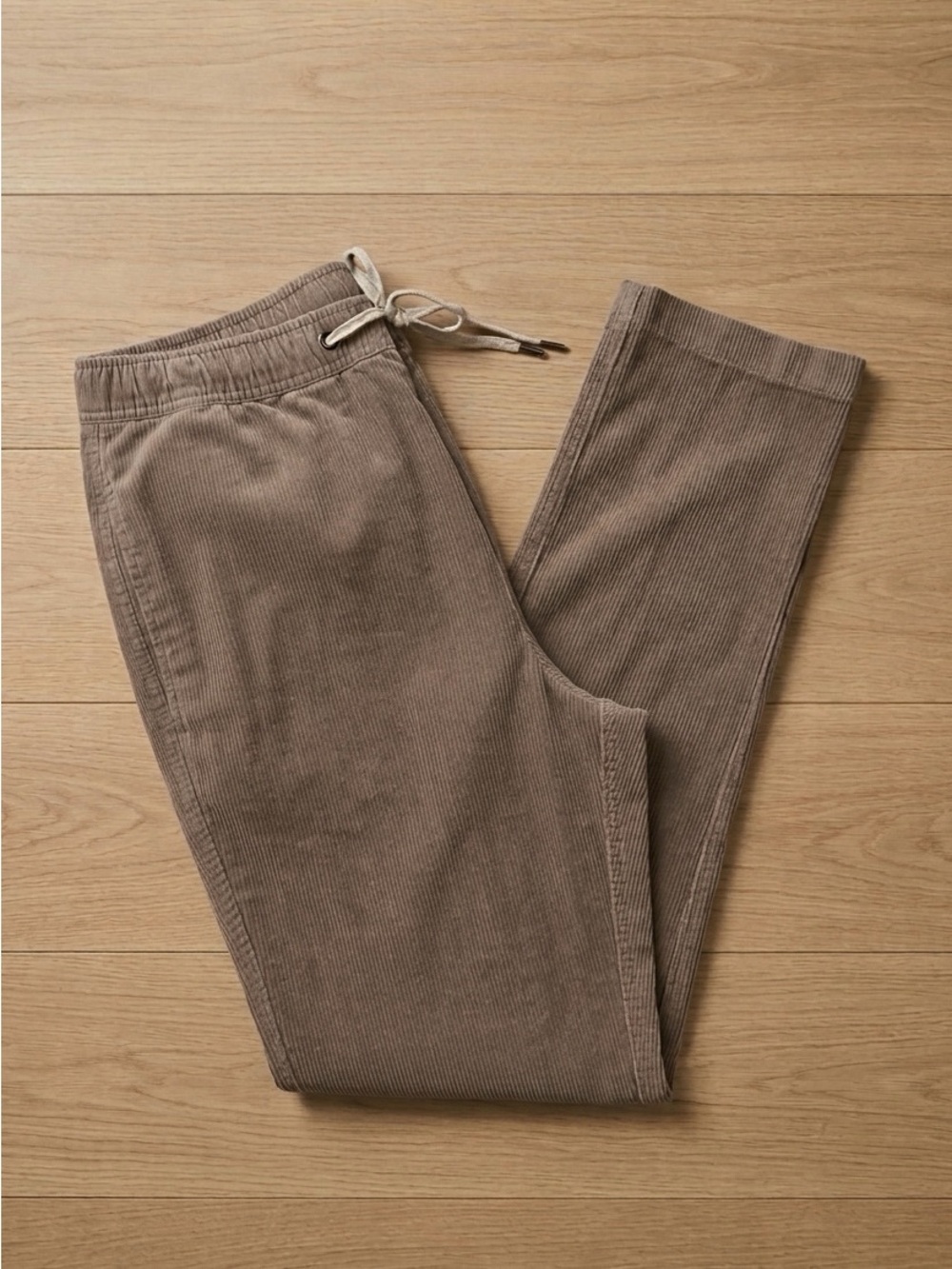 Vuori Men's Optimist Corduroy Pants Men’s Large in Excellent Condition
